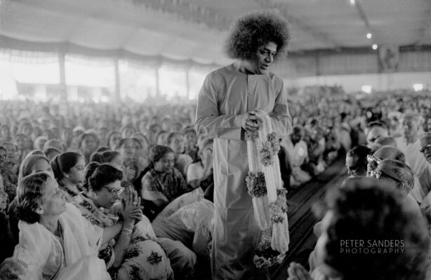 Peter Sanders - Sathya Sai Baba 2 copy 1030x671 1
